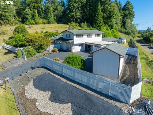63697 Isthmus Heights Rd, Coos Bay, OR, 97420-8289 | Card Image
