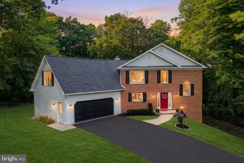 2251 Tall Oaks Ln, York, PA, 17406-6905 | Card Image