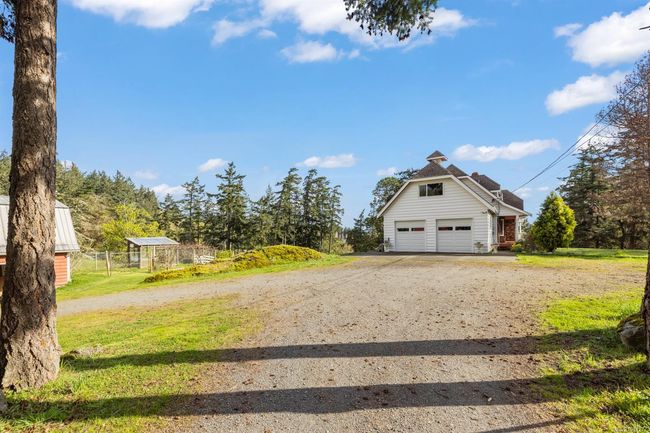 561 Boblaw Pl, House other with 5 bedrooms, 4 bathrooms and 10 parking in Metchosin BC | Image 32