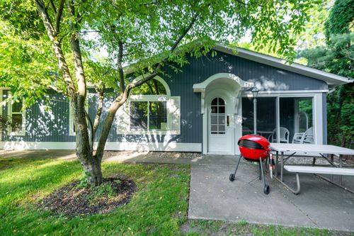 140 Webster Ave, South Haven, MI, 49090-1030 | Card Image