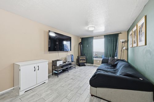 j-1088 N Nayon Dr, Layton, UT, 84040-2855 | Card Image