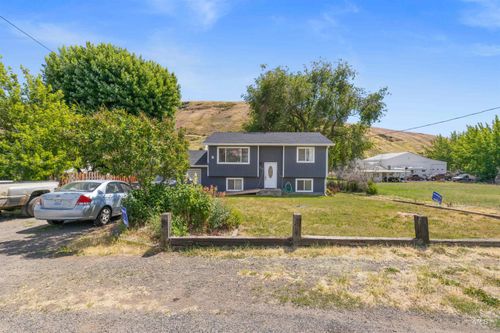 2460 State St, Pomeroy, WA, 99347-8663 | Card Image