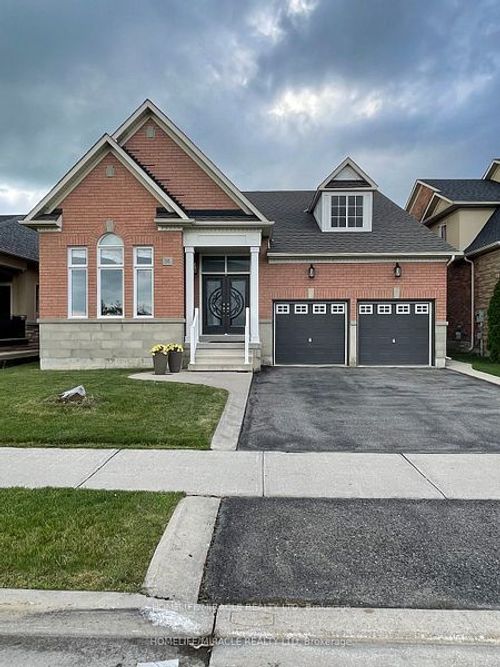 14 Mount Royal Cir, Brampton, ON, L6P1Y7 | Card Image