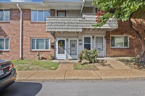 10831 Carroll Wood Way, Saint Louis, MO, 63128-1320 | Card Image