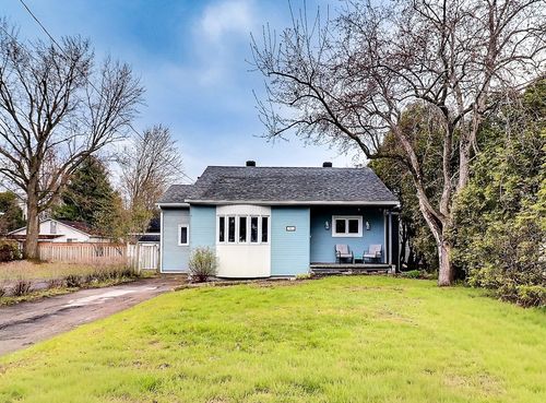 195 43e Av, Pointe-Calumet, QC, J0N1G0 | Card Image