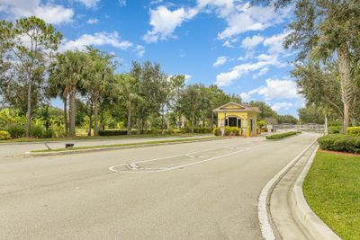 463 Seafoam Circle, House other with 4 bedrooms, 2 bathrooms and null parking in Fort Pierce FL | Image 2