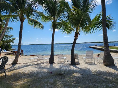 35 Bass Ave, Key Largo, FL, 33037-4763 | Card Image