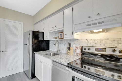 apt-107e-2131 Ne 42nd Ct, Lighthouse Point, FL, 33064-9029 | Card Image
