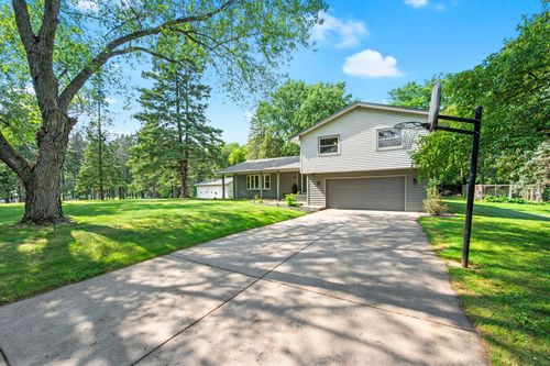 8254 38th St N, Lake Elmo, MN, 55042-9517 | Card Image