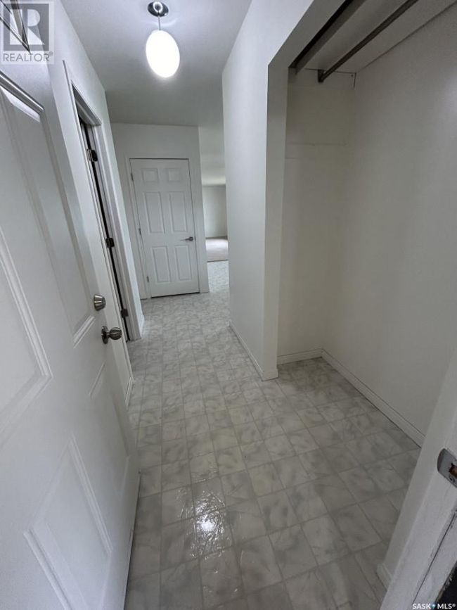 142 3rd St W, House other with 5 bedrooms, 2 bathrooms and null parking in Coronach SK | Image 24