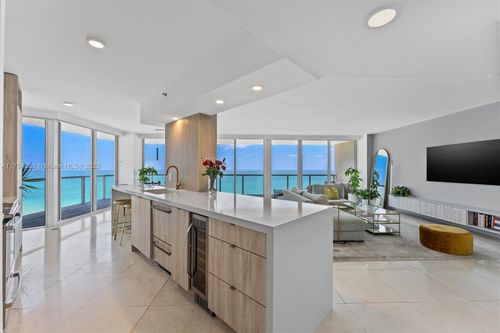 b-7330 Ocean Ter, Miami Beach, FL, 33141-2722 | Card Image