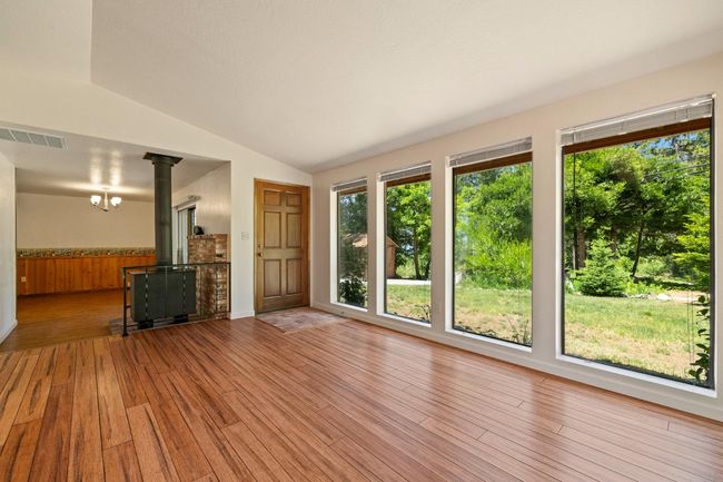 24315 Sugar Pine Rd, House other with 3 bedrooms, 3 bathrooms and 2 parking in Twain Harte CA | Image 5