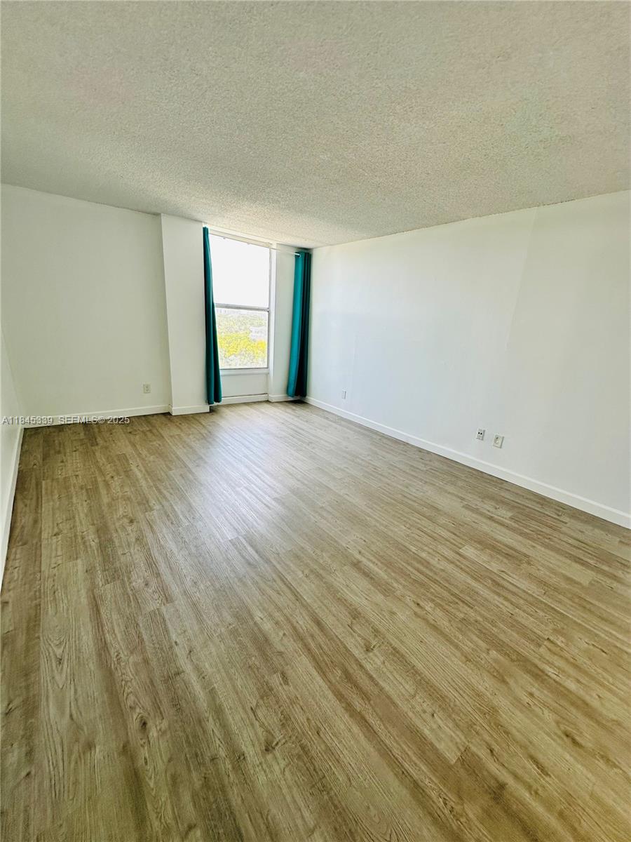 Residential in North Miami 3