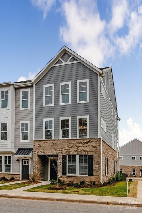 46-330 Armour St, Davidson, NC, 28036-6940 | Card Image