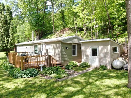 2632 Northern Pike Ln, Lansing, IA, 52151-7529 | Card Image