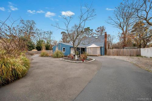 154 Woodland Ave, Central Islip, NY, 11722-3426 | Card Image