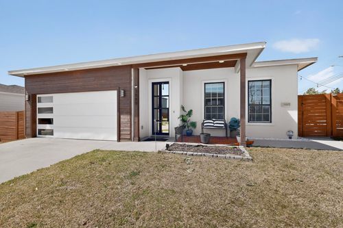 3889 Sam Cir, Dallas, TX, 75233-3000 | Card Image