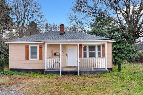 904 Anderson St, Belton, SC, 29627-2404 | Card Image