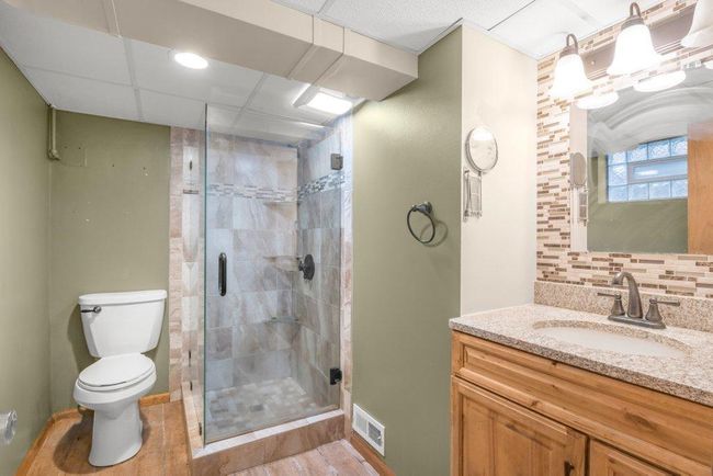 LL 3/4 Bath w/Tile Shower | Image 25