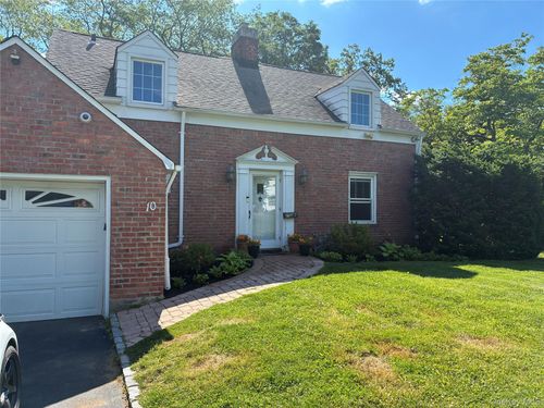 10 Ridge Rd, East Williston, NY, 11596-2507 | Card Image