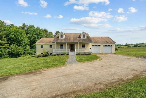 218 County Farm Road, Dover, NH, 03820 | Card Image