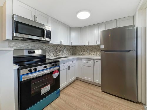 apt-204-2213 Ne 1st Ct, Boynton Beach, FL, 33435-2320 | Card Image