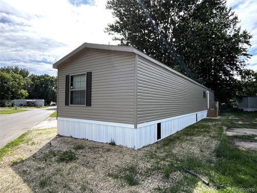 8499 E M 71, Durand, MI, 48429-1071 | Card Image