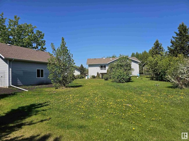 492 Stanley Close, House other with 5 bedrooms, 3 bathrooms and null parking in Spring Lake AB | Image 38