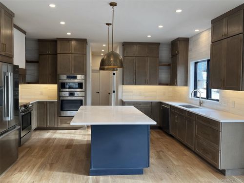 9 Alice St, Beacon, NY, 12508-3801 | Card Image