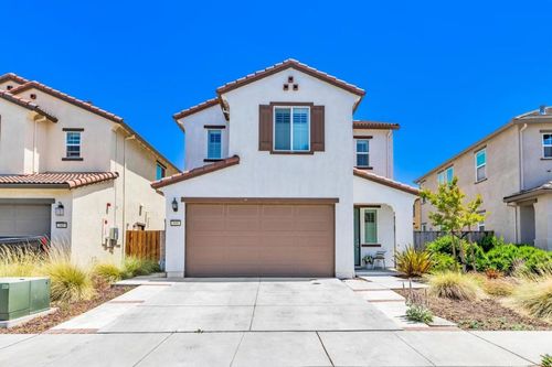 555 Sparrow St, Hollister, CA, 95023-0013 | Card Image