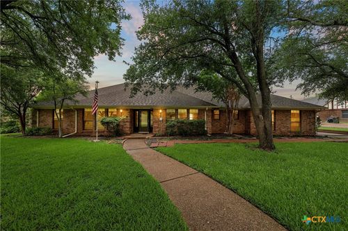 8216 Teakwood Dr, Woodway, TX, 76712-2426 | Card Image