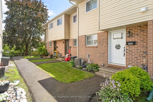 4006 Eady Crt, Gloucester, ON, K1J8X6 | Card Image