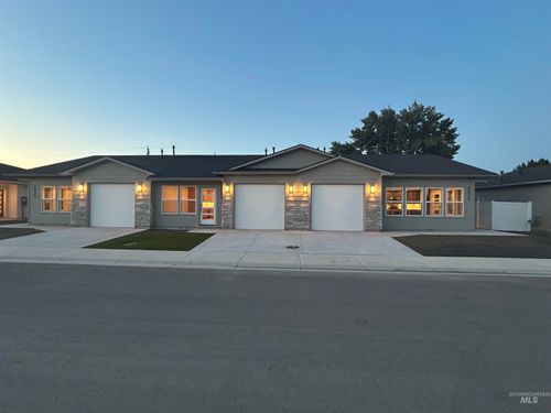 1231 Phillips Cir, Ontario, OR, 97914-3905 | Card Image