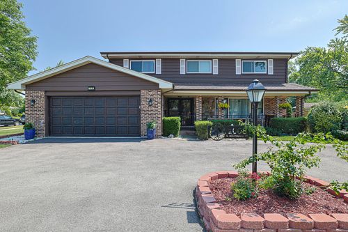 1008 S Beechwood Dr, Mount Prospect, IL, 60056-4136 | Card Image