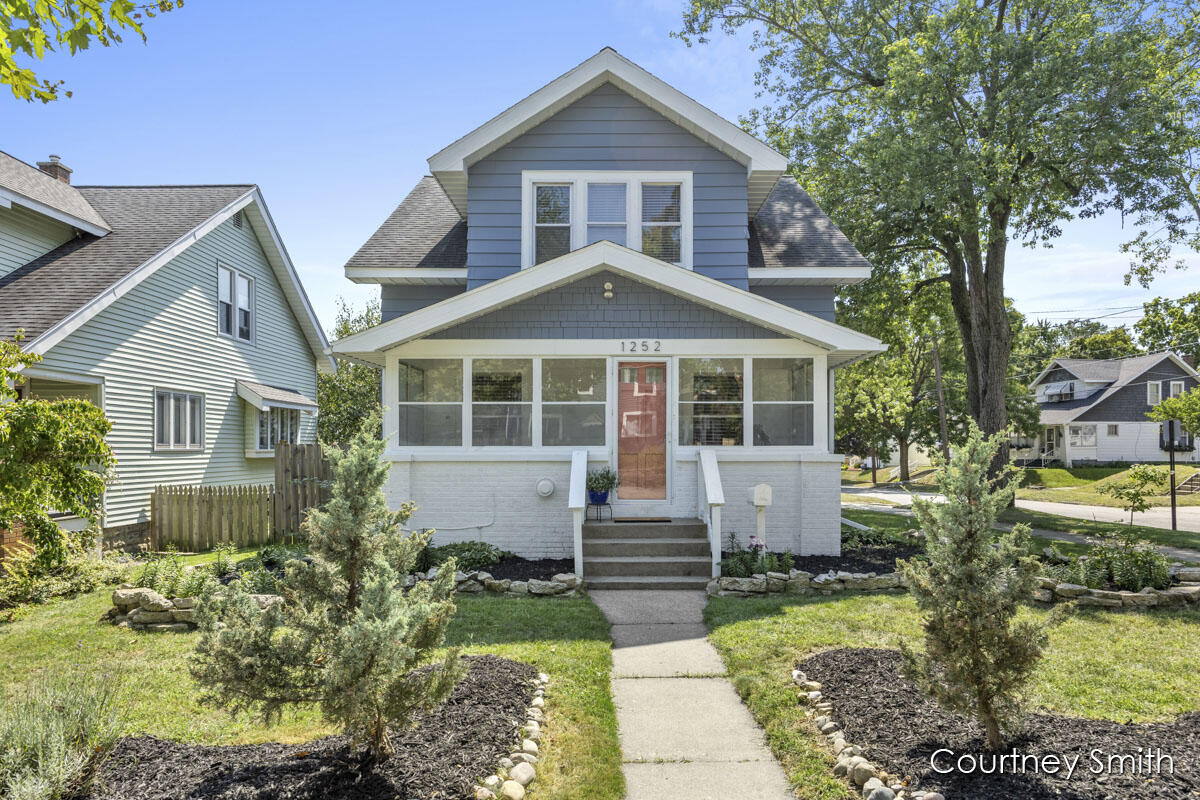 Arianna St, Grand Rapids, MI 49504