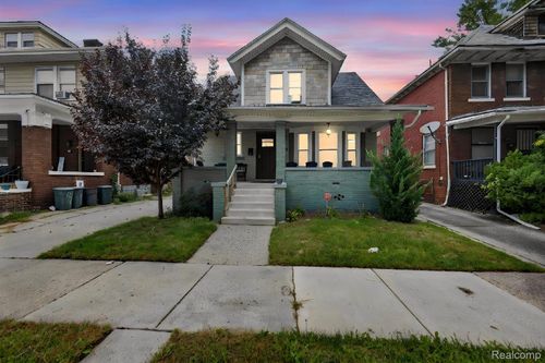 90 Richton St, Highland Park, MI, 48203-3503 | Card Image