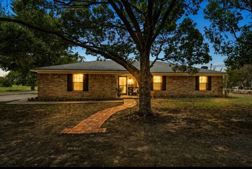 3517 W Moonlight Dr, Robinson, TX, 76706-7137 | Card Image
