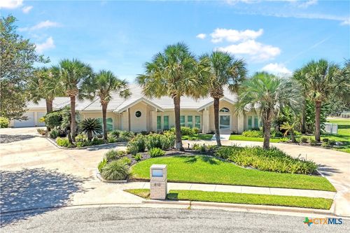 810 Champions Row, Victoria, TX, 77904-3340 | Card Image