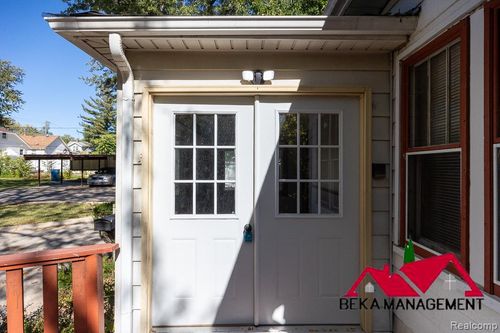 3259 2nd St, Wayne, MI, 48184-1378 | Card Image