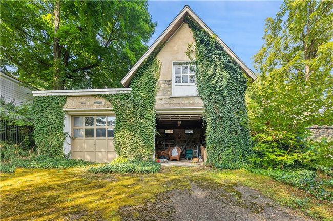 the two car garage is fully electric giving it the option for a studio space or apartment | Image 25