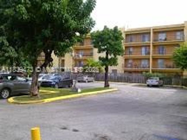APT-206 - 5755 W 20 Th Ave, Condo with 2 bedrooms, 2 bathrooms and null parking in Hialeah FL | Image 20