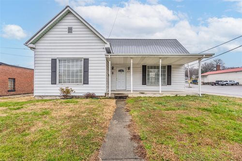 615 E Main St, Scottsville, KY, 42164-1628 | Card Image