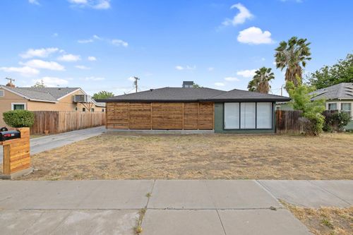 445 Washington St, Coalinga, CA, 93210-1649 | Card Image