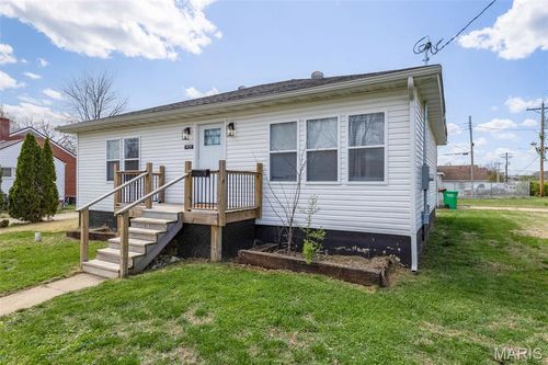 925 Moorland St, Farmington, MO, 63640-1455 | Card Image