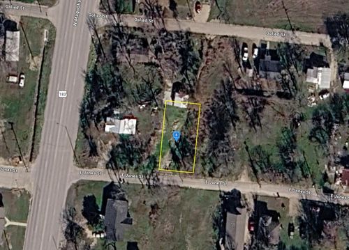 703 E Jones Street, Luling, TX, 78648 | Card Image