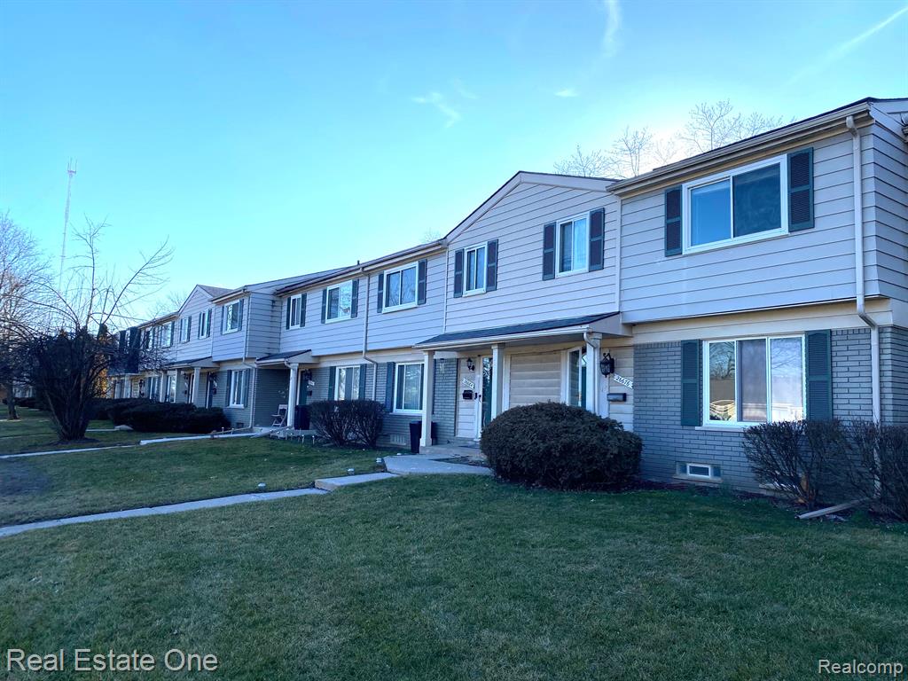 Franklin Pointe Dr, Southfield, MI 48034