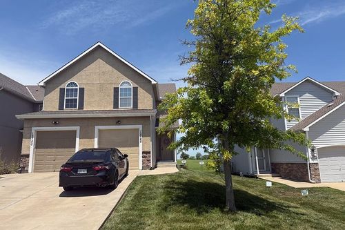 12748 Walker Ave, Kansas City, KS, 66109-4107 | Card Image