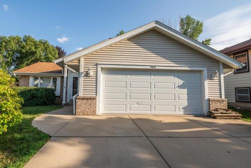 9601 W Darnel Avenue, Milwaukee, WI, 53224 | Card Image