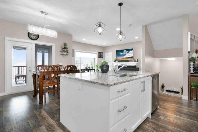 386 Somerside Crescent Se, Home with 4 bedrooms, 3 bathrooms and 3 parking in Medicine Hat AB | Image 13