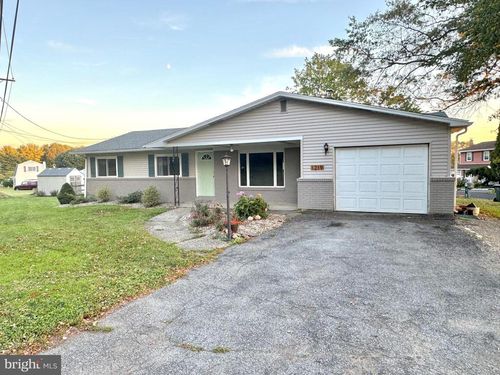 1219 Brandt Dr, BREINIGSVILLE, PA, 18031-1112 | Card Image